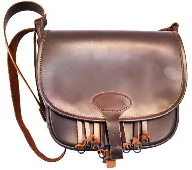 Bőr vadásztáska barna színű, fácán aggatékkal